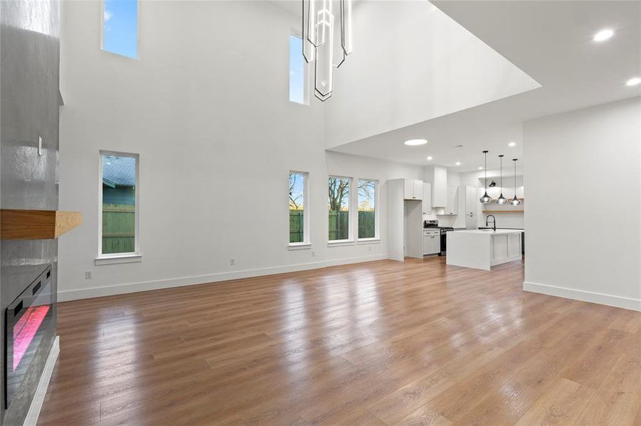 Spacious, unfurnished interior of a new home in , Dallas (Image 14).