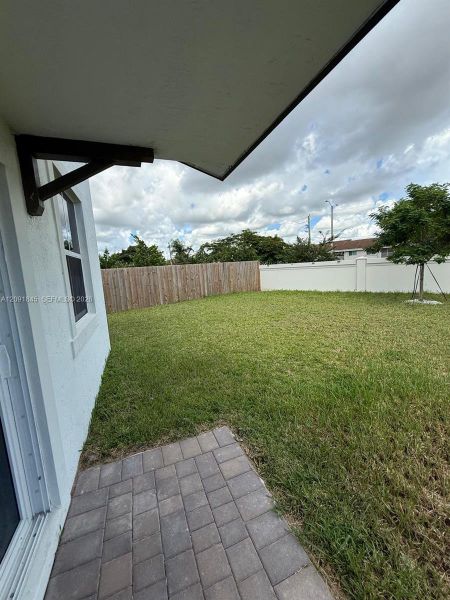 Exterior details and patio area of a home in , Homestead (Image 22).