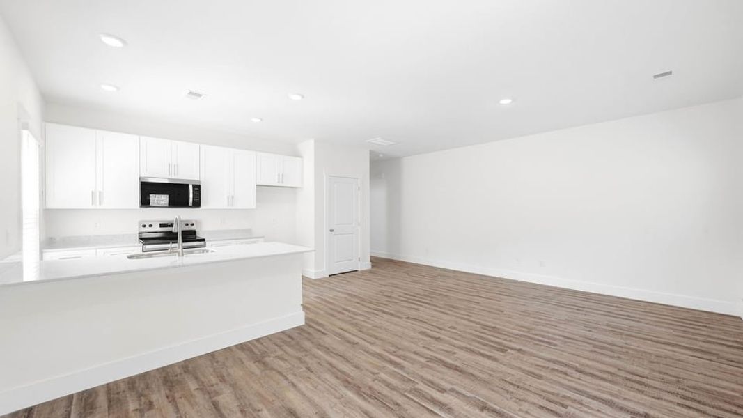 Spacious, unfurnished interior of a new home in The Arbor Townhomes, Kingsport (Image 26).