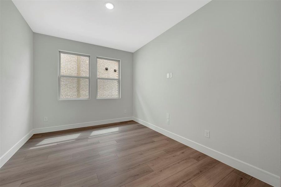 Spacious, unfurnished interior of a new home in Heritage Ranch, Sherman (Image 14).