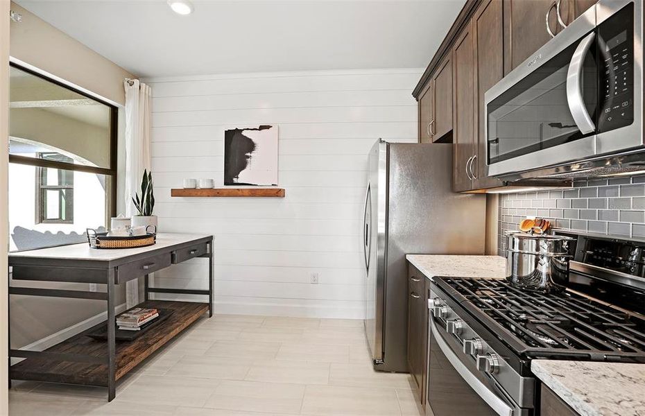 Furnished interior view inside a new home in Talon Preserve on Palmer Ranch, Nokomis (Image 14). Furnished interior view inside a new home in Talon Preserve on Palmer Ranch, Nokomis (Image 14).