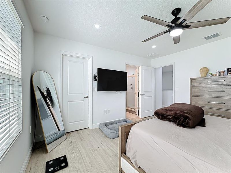 Image 37 of a home in .