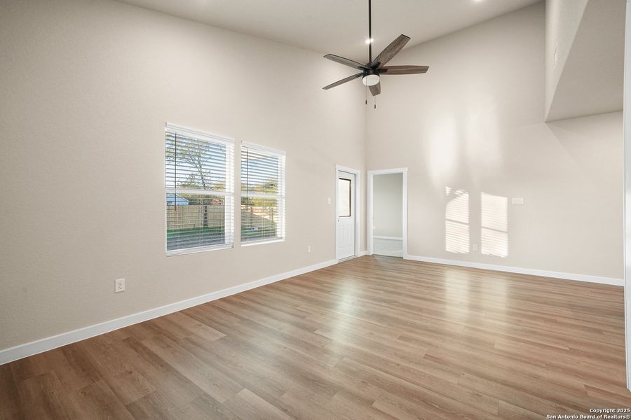 Spacious, unfurnished interior of a new home in , San Antonio (Image 16).