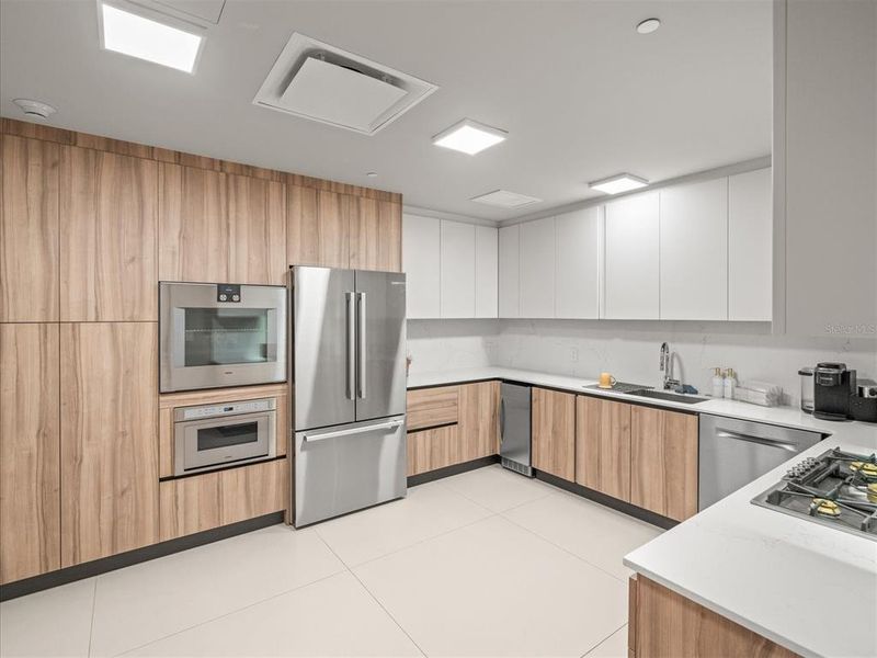 Furnished interior view inside a new home in , Clearwater (Image 10).