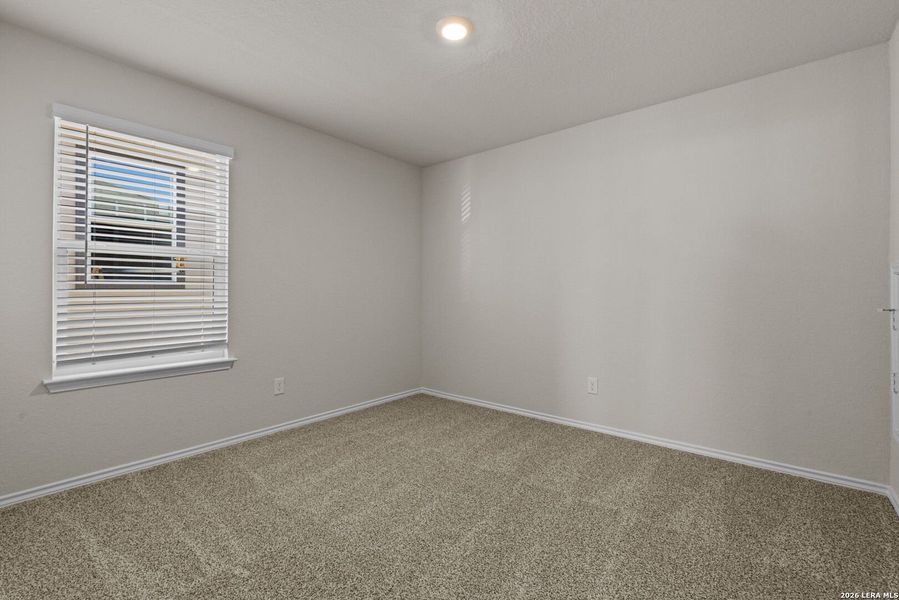 Spacious, unfurnished interior of a new home in Stonehill, San Antonio (Image 18).