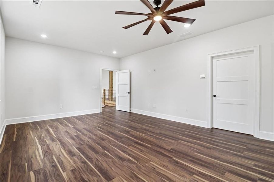 Spacious, unfurnished interior of a new home in , Acworth (Image 68).