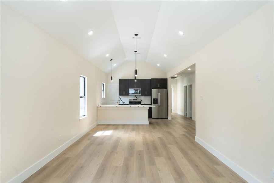 Spacious, unfurnished interior of a new home in , Dallas (Image 21).
