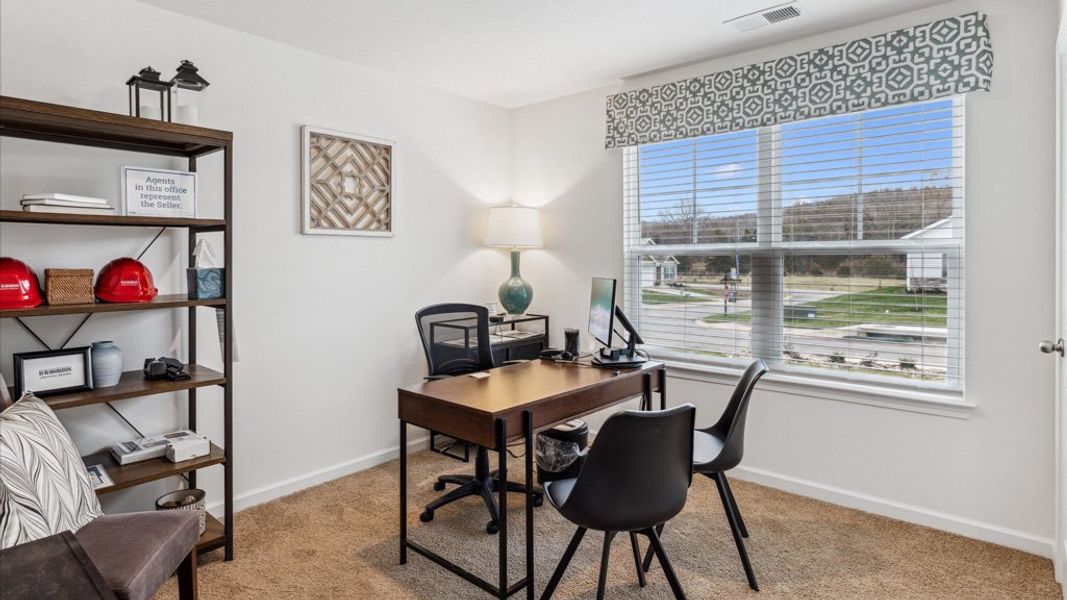 Representative furnished interior of a home built from the Cali by D.R. Horton in Emory Creek, Harriman (Image 18).