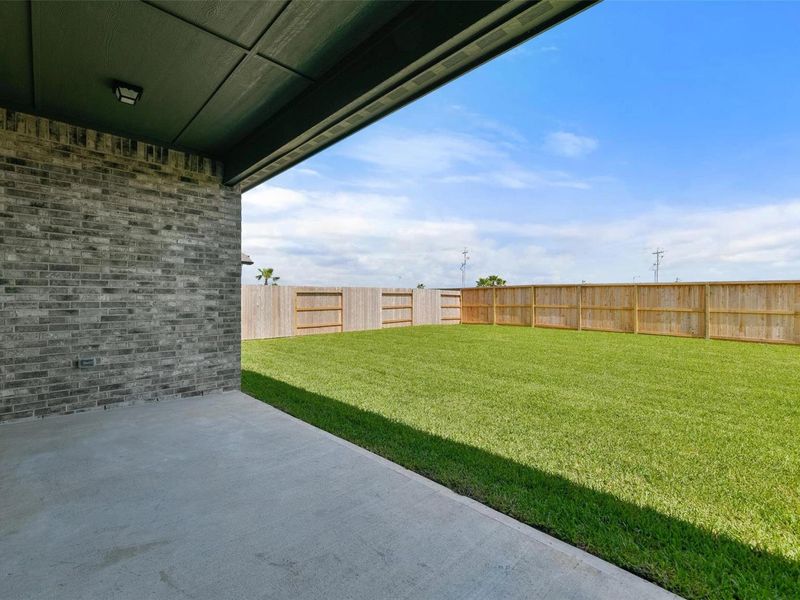 Exterior details and patio area of a home in Lago Mar, Texas City (Image 19). Exterior details and patio area of a home in Lago Mar, Texas City (Image 19).