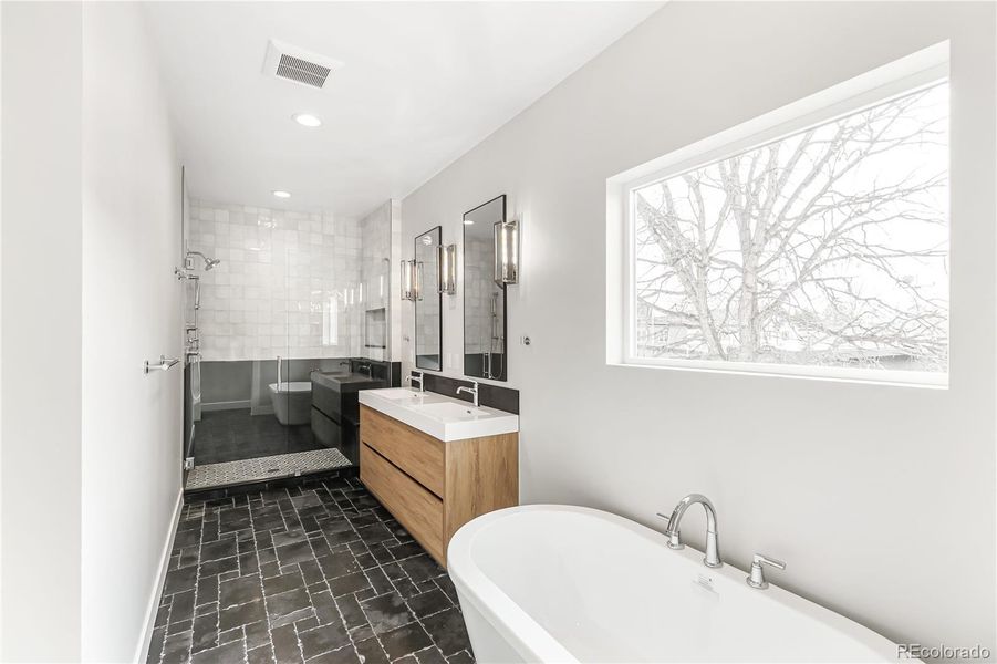 Furnished interior view inside a new home in , Englewood (Image 28).