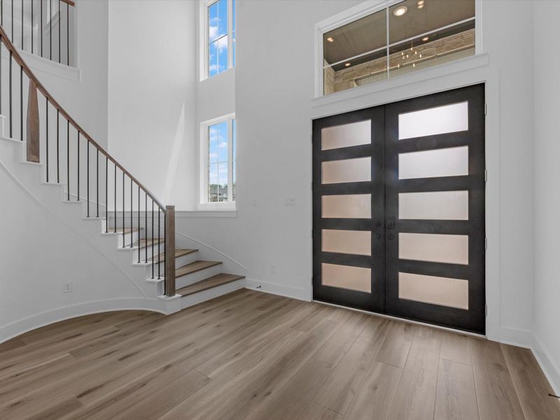 Spacious, unfurnished interior of a new home in The Estates at James Lane, Fulshear (Image 28).
