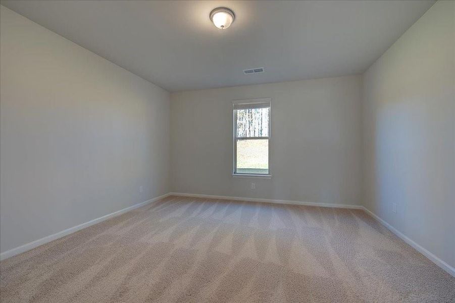 Spacious, unfurnished interior of a new home in Riverbend Overlook, Fayetteville (Image 34).
