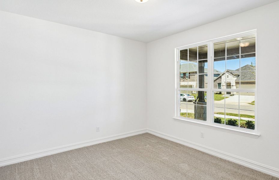 Spacious, unfurnished interior of a new home in Creekview Meadows, Pilot Point (Image 15).