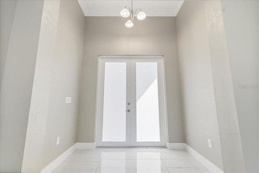 Spacious, unfurnished interior of a new home in , Lehigh Acres (Image 10).