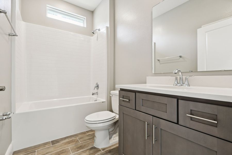 Furnished interior view inside a new home in Oakstone Farms, Leesburg (Image 14).