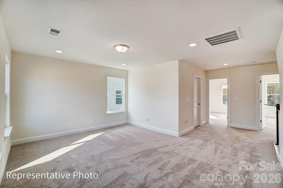 Spacious, unfurnished interior of a new home in Enclave at Riverdale, Huntersville (Image 13).