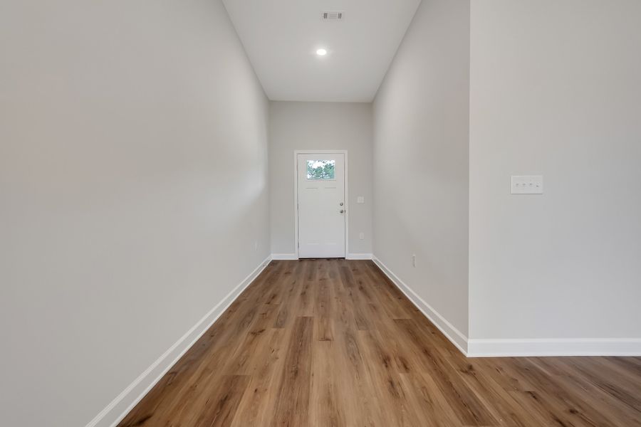 Spacious, unfurnished interior of a new home in , Crestview (Image 28).