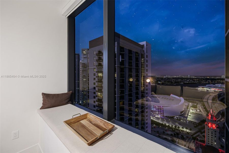 Condo located in Miami, FL showcasing its design and architecture (Image 2). Condo located in Miami, FL showcasing its design and architecture (Image 2).