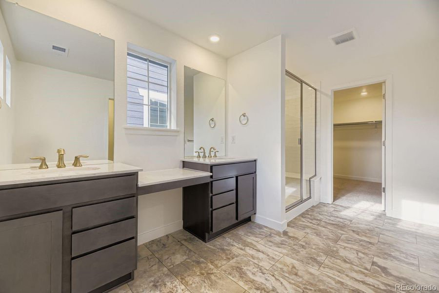 Furnished interior view inside a new home in Ken-Caryl Ranch, Littleton (Image 6). Furnished interior view inside a new home in Ken-Caryl Ranch, Littleton (Image 6).