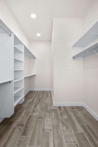 Spacious, unfurnished interior of a new home in Verdancia, El Paso (Image 36).