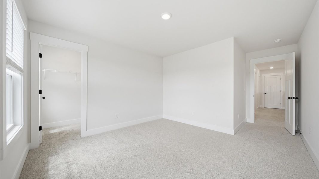 Furnished interior view inside a new home in Harrier Point, Woodruff (Image 28).
