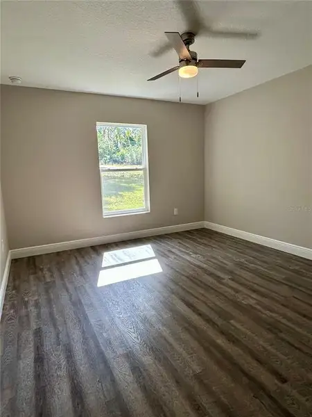 Spacious, unfurnished interior of a new home in , Summerfield (Image 10).