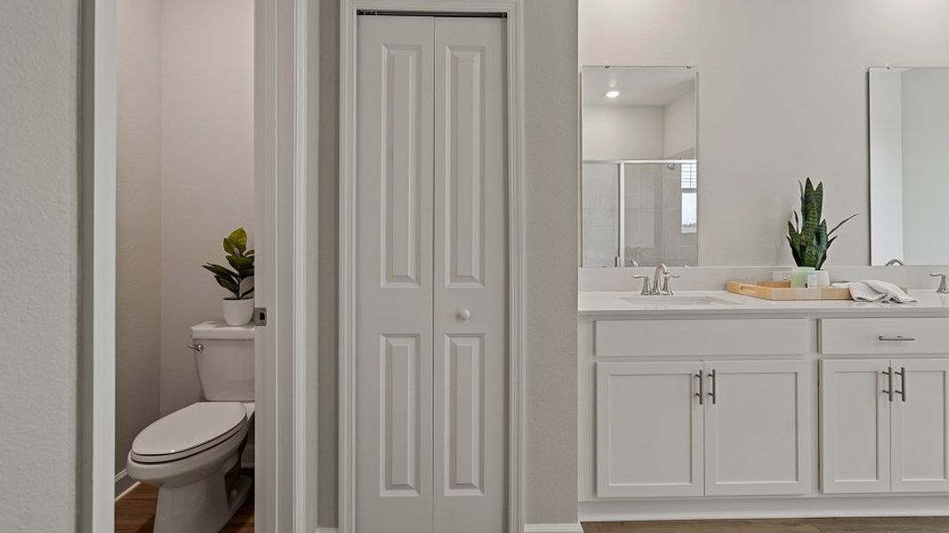 3275 Majesty Palm Owners Bath1 2of2 F2 7 28 25