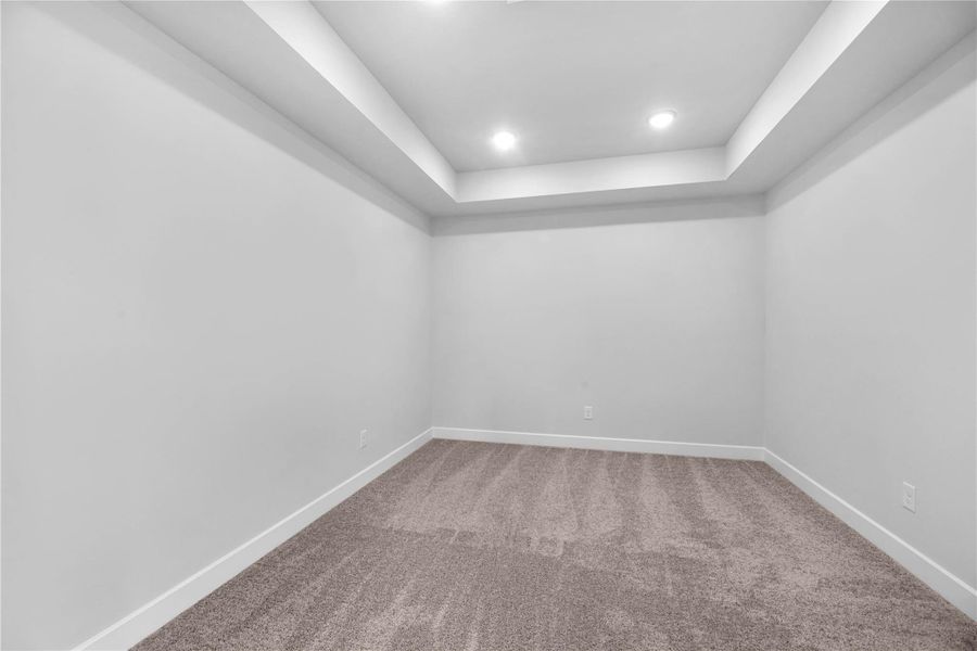 Spacious, unfurnished interior of a new home in Sunterra (Katy ISD), Katy (Image 15). Spacious, unfurnished interior of a new home in Sunterra (Katy ISD), Katy (Image 15).