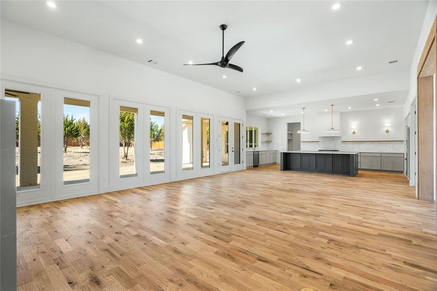 Spacious, unfurnished interior of a new home in Hidden Lakes on Mockingbird, Midlothian (Image 27). Spacious, unfurnished interior of a new home in Hidden Lakes on Mockingbird, Midlothian (Image 27).