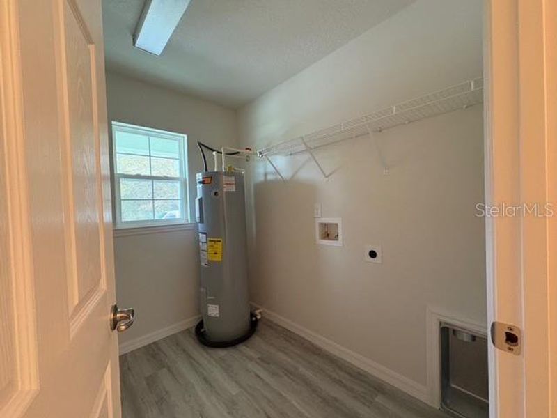 Spacious, unfurnished interior of a new home in , Ocala (Image 12).