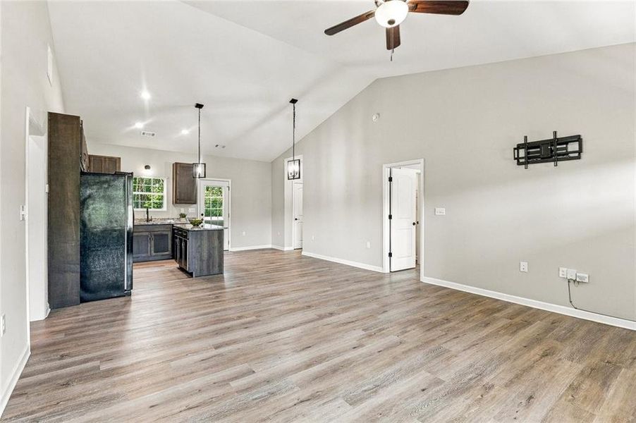 Spacious, unfurnished interior of a new home in , Temple (Image 15).