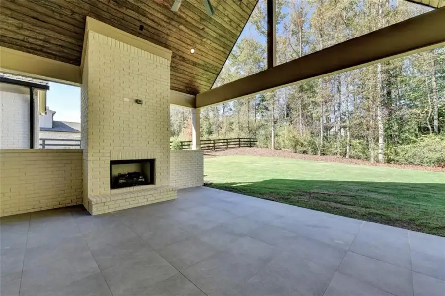 Exterior details and patio area of a home in Lyndon Creek, Milton (Image 41).