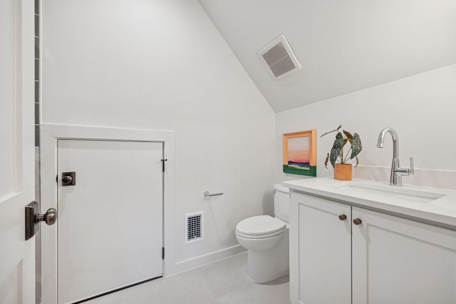 Guest Suite Bathroom