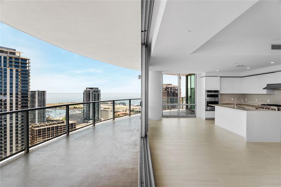 Condo located in St. Petersburg, FL showcasing its design and architecture (Image 17). Condo located in St. Petersburg, FL showcasing its design and architecture (Image 17).