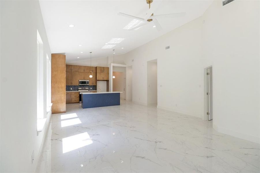 Image 10 of a home in .