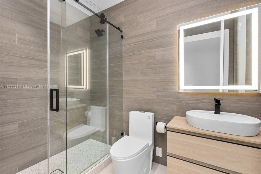 Furnished interior view inside a new home in , Pinecrest (Image 46).