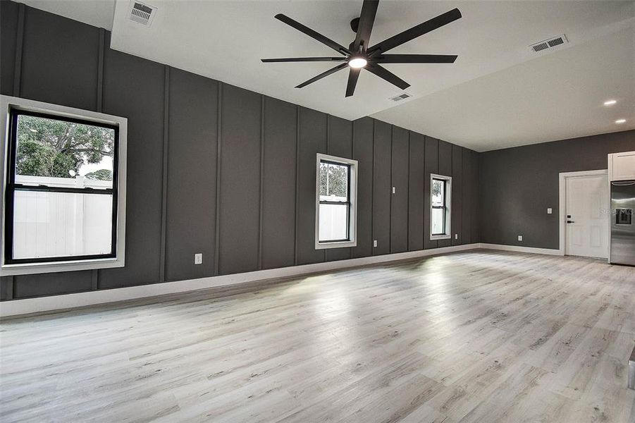 Spacious, unfurnished interior of a new home in , St. Petersburg (Image 19).