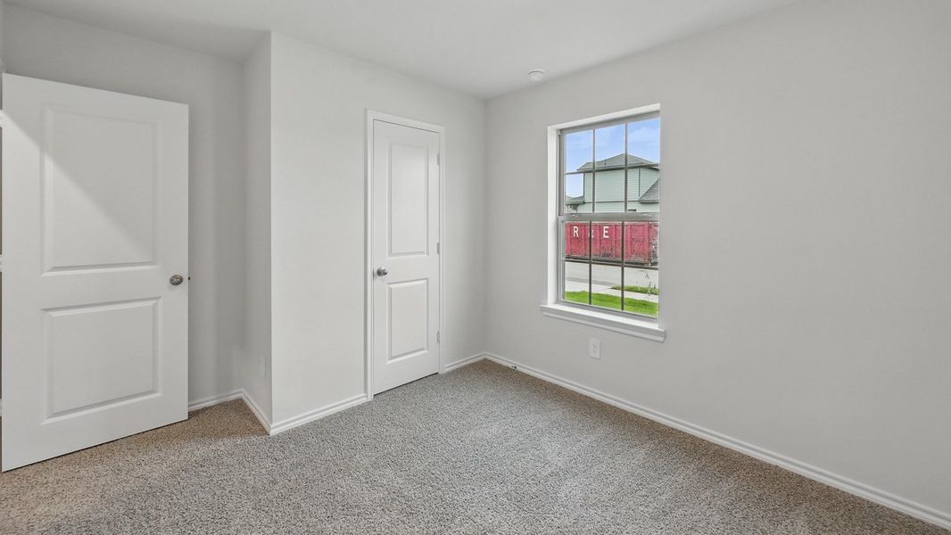 Spacious, unfurnished interior of a new home in Oak Valley Estates, Bullard (Image 19).