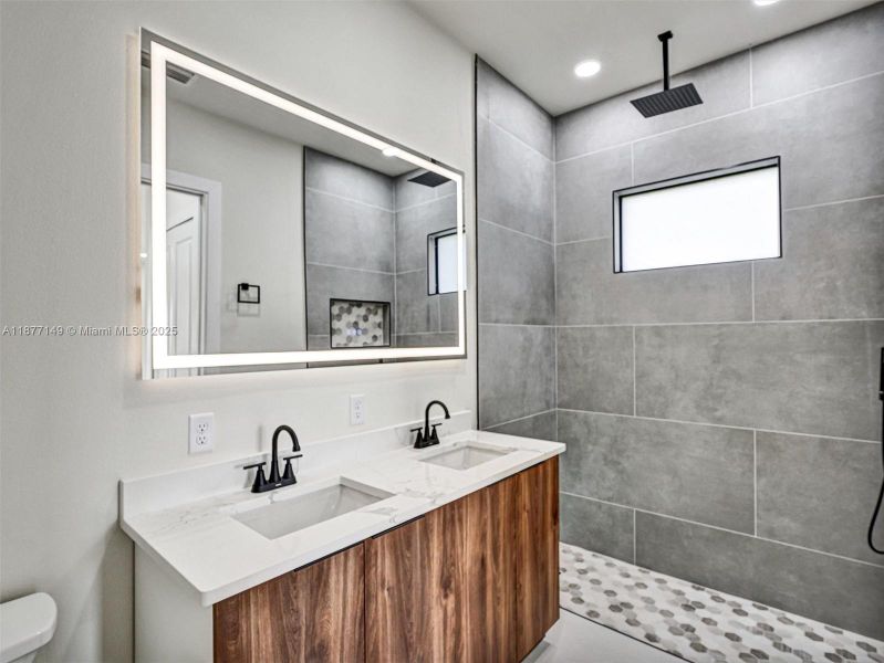 Furnished interior view inside a new home in , Lehigh Acres (Image 3).