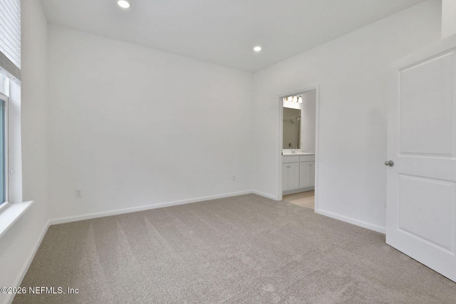 Spacious, unfurnished interior of a new home in The Hammock at Palm Harbor, Palm Coast (Image 33).