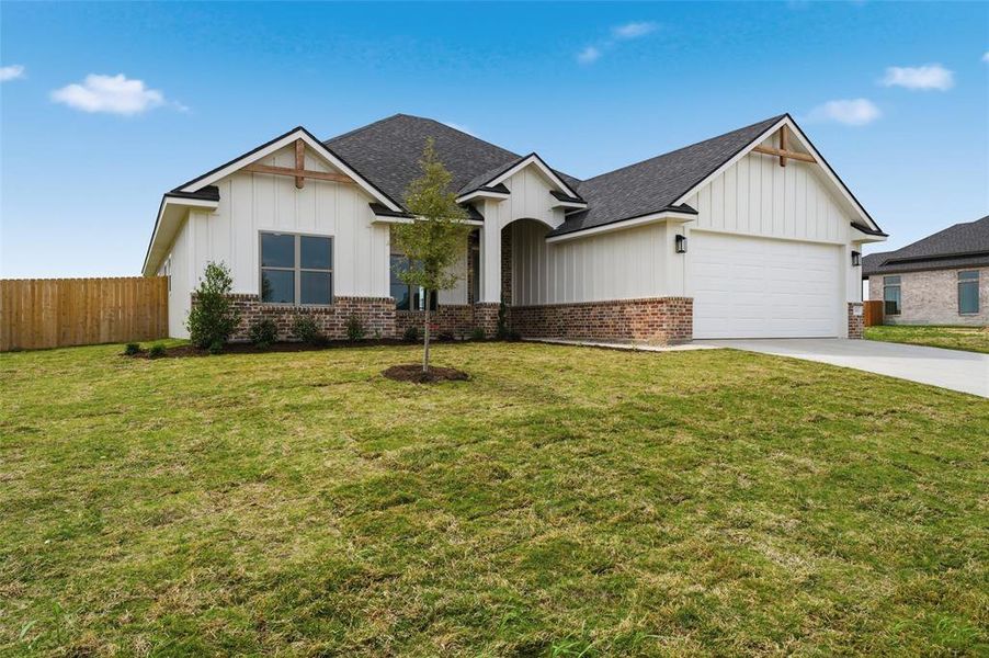 Front exterior of a new home in , Hewitt, TX, highlighting curb appeal (Image 25). Front exterior of a new home in , Hewitt, TX, highlighting curb appeal (Image 25).