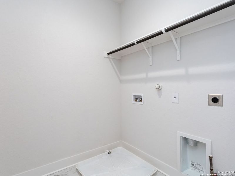 Spacious, unfurnished interior of a new home in Victoria Commons, San Antonio (Image 23). Spacious, unfurnished interior of a new home in Victoria Commons, San Antonio (Image 23).