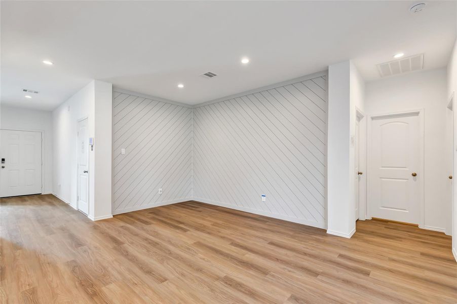 Spacious, unfurnished interior of a new home in River Ranch Trails, Dayton (Image 26). Spacious, unfurnished interior of a new home in River Ranch Trails, Dayton (Image 26).