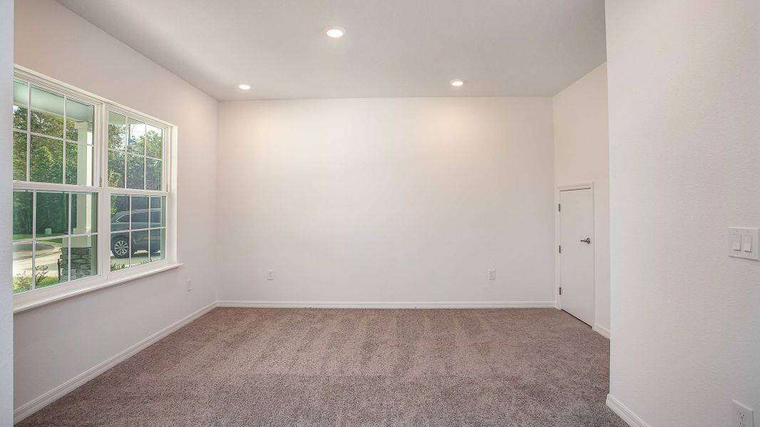 Representative unfurnished interior of a home built from the Carlisle by Maronda Homes in Malabar Springs, Palm Bay (Image 71).