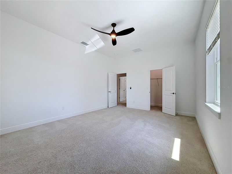 Spacious, unfurnished interior of a new home in , St. Petersburg (Image 35).