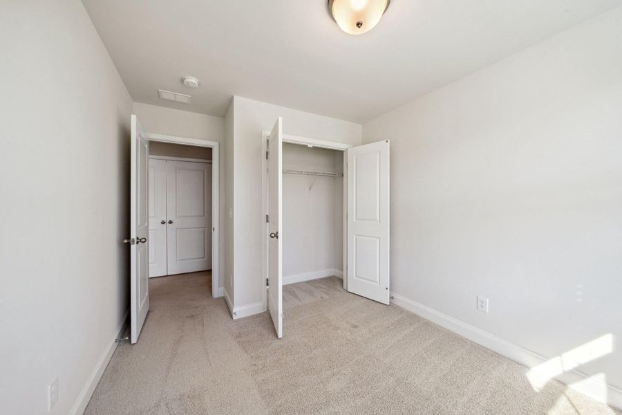Spacious, unfurnished interior of a new home in Lakeview Commons, Goose Creek (Image 43).