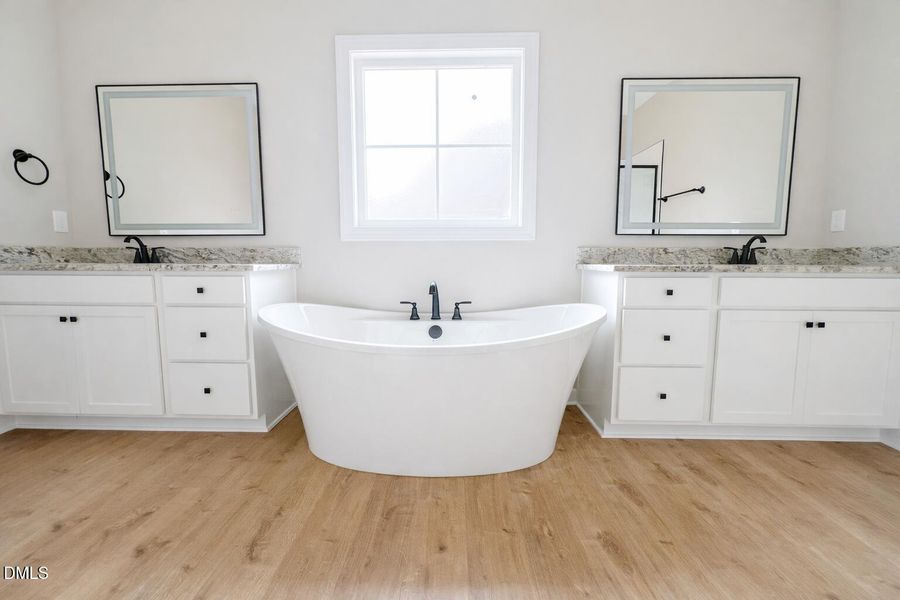 D765AE90-11A5-4D8C-B1F3-76ACAB12AF84