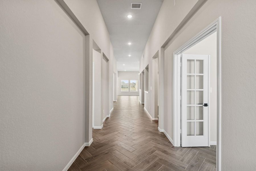 Welcoming foyer (*Photo not of actual home and used for illustration purposes only.) Welcoming foyer (*Photo not of actual home and used for illustration purposes only.)