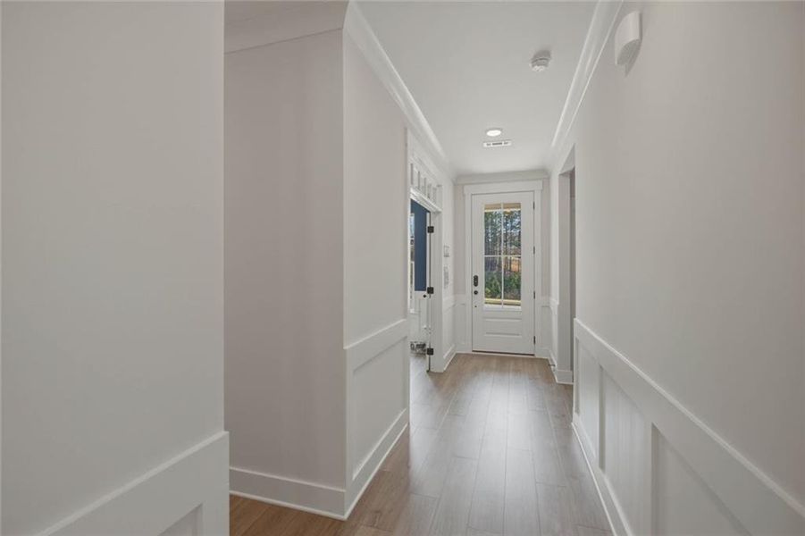 Spacious, unfurnished interior of a new home in Cambridge, Flowery Branch (Image 23).