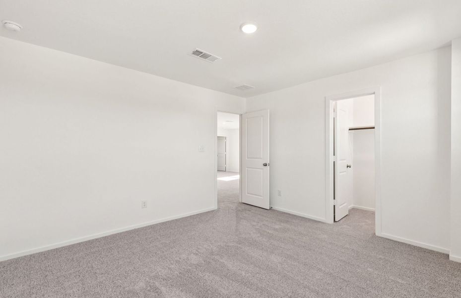 Spacious, unfurnished interior of a new home in Montgomery Bend, Montgomery (Image 30).